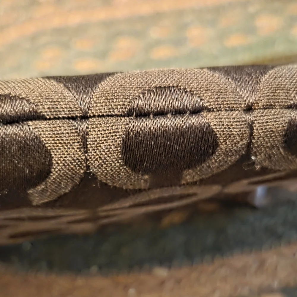 Coach Madison Medium Clutch Pouch Chocolate Brown W/Wristlet  Elegant !  Nwot - Picture 9 of 10